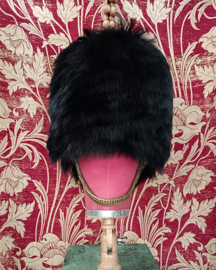 G9cy0K82_Bearskin Cap (2)bis.jpg